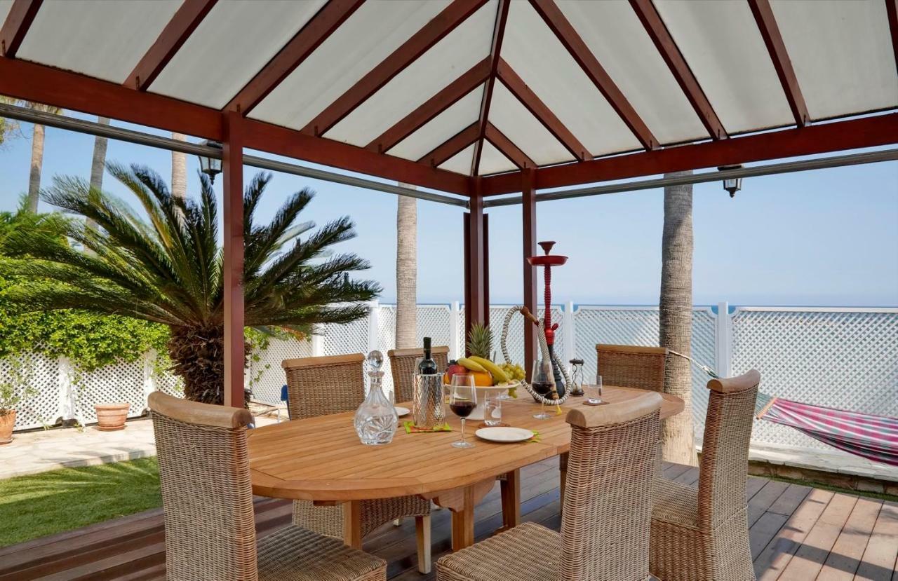 Limassol Beachfront Holiday Villa エクステリア 写真
