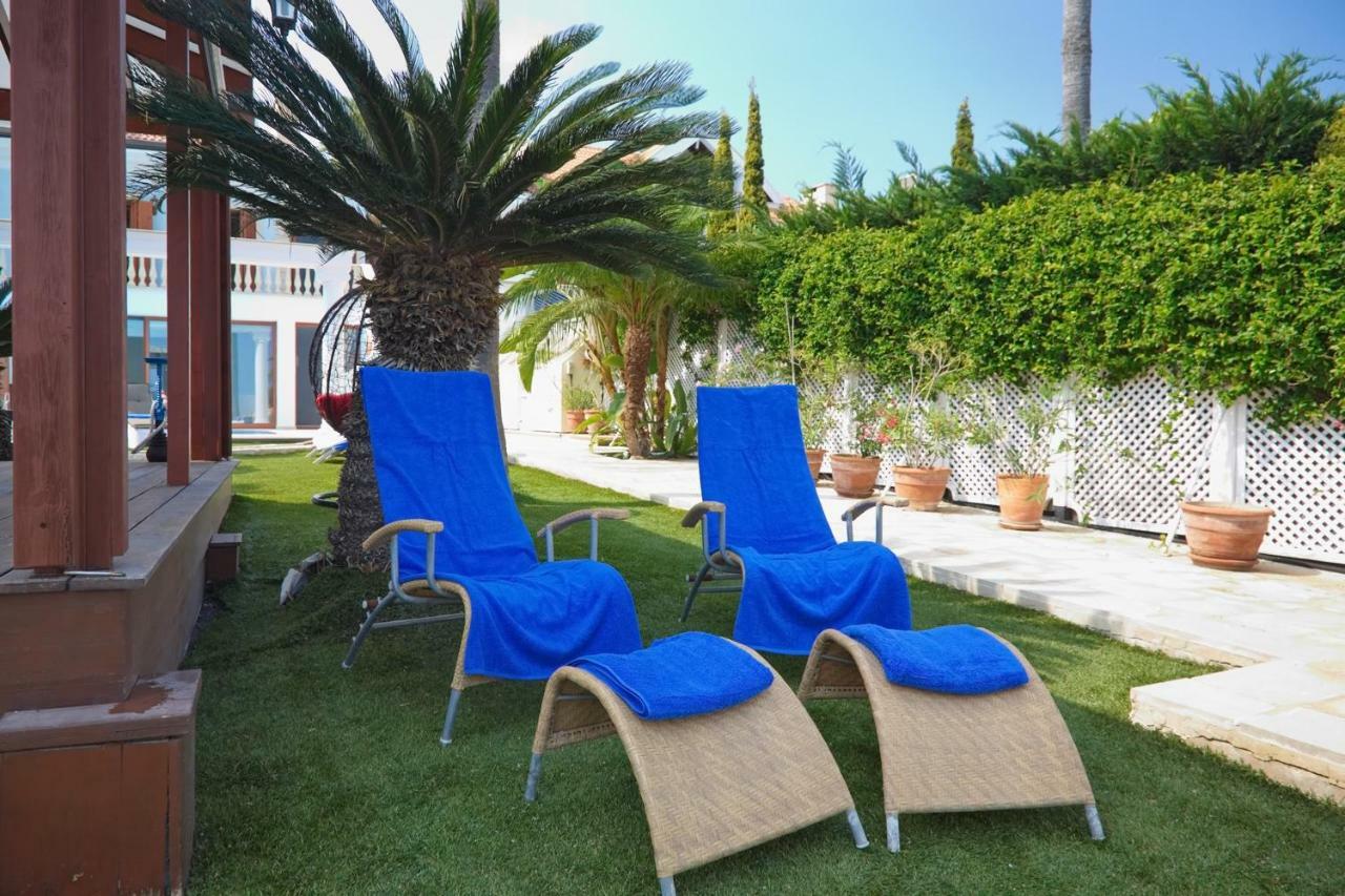 Limassol Beachfront Holiday Villa エクステリア 写真