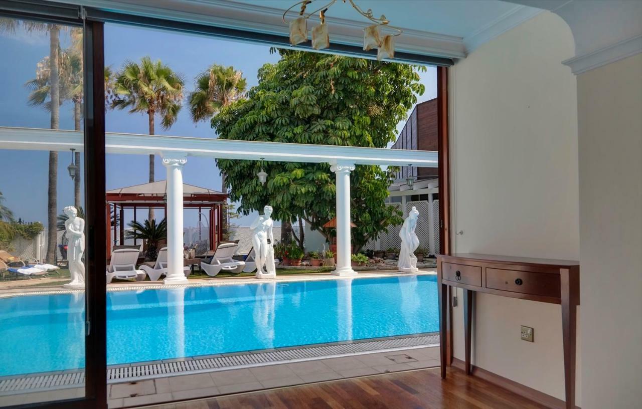 Limassol Beachfront Holiday Villa エクステリア 写真