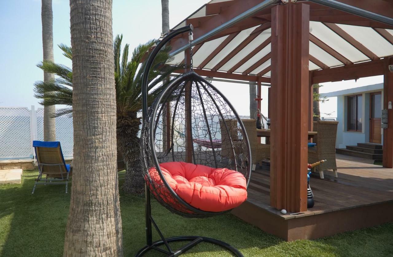 Limassol Beachfront Holiday Villa エクステリア 写真
