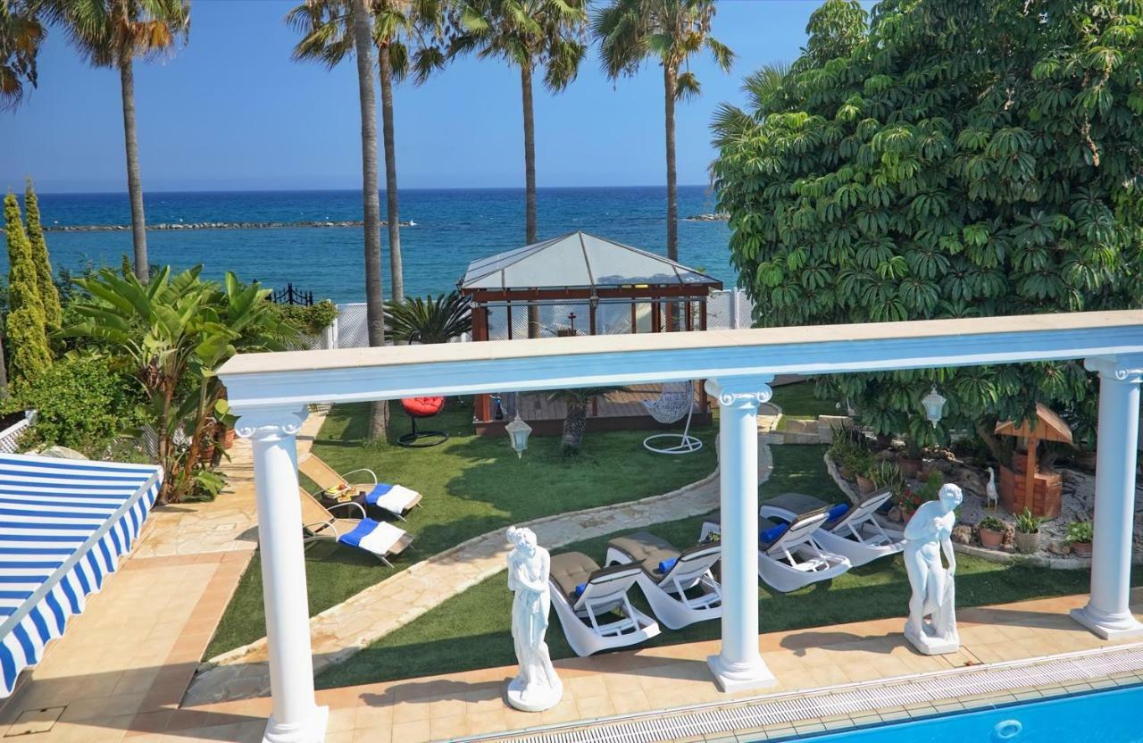 Limassol Beachfront Holiday Villa エクステリア 写真
