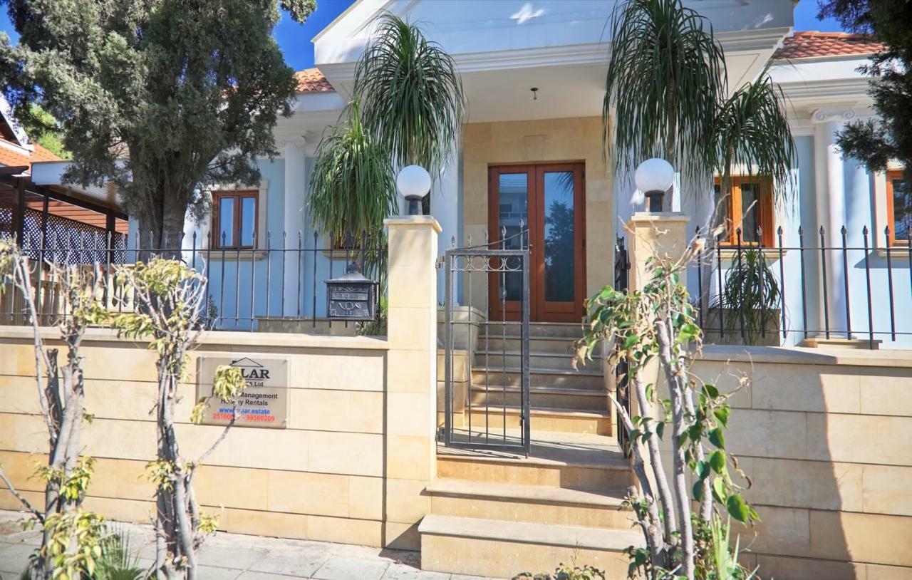 Limassol Beachfront Holiday Villa エクステリア 写真