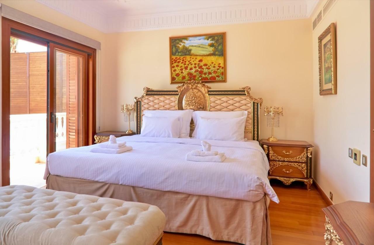 Limassol Beachfront Holiday Villa エクステリア 写真