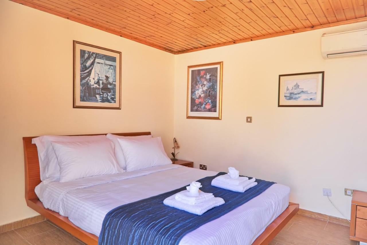 Limassol Beachfront Holiday Villa エクステリア 写真